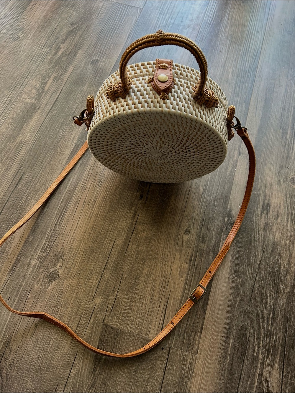 Round Woven Straw Crossbody Bag with Tan Trim - Picture 4 of 4